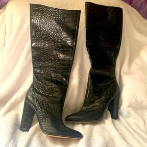 ALDO Black knee high boots, alligator print 8.5 ✨ gently worn✨